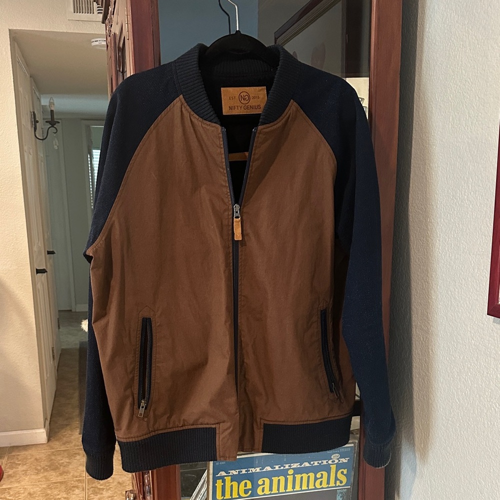Nifty Genius Men’s Large Black/Brown Outdoor Jacket